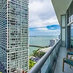 Icon 1 Bed With Water Views 16 Ft Ceilings And Free Spa Access