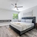 Modern Oasis Unit 2 - Close To Beach, Brickell & Airport