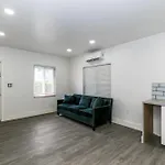Noble Calle Ocho
