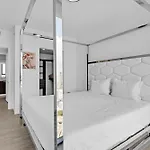 Luxury Downtown Miami Apartment