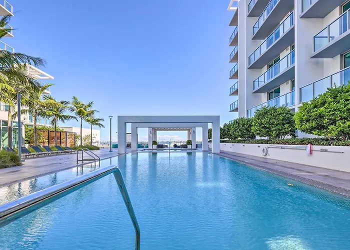 Chic Miami Condo With Pool, 6 Mi To South Beach