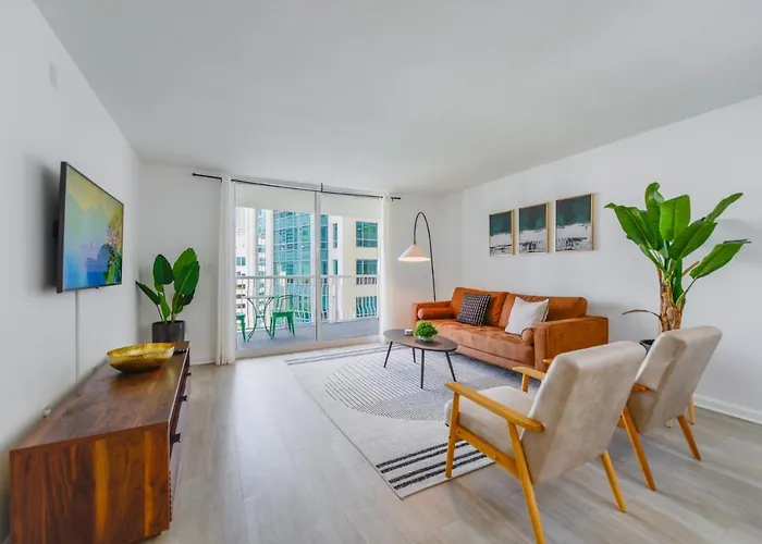 Condo With Panoramic City Views In Brickell