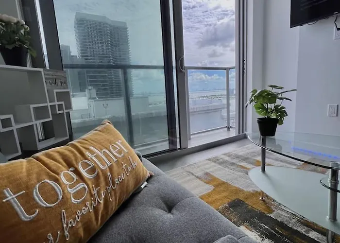 Ocean View Entire Condo In Downtown With Pool And Gym