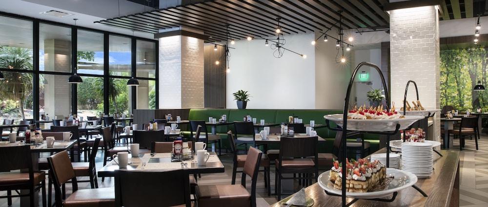 Doubletree By Hilton Airport & Convention Center Miami