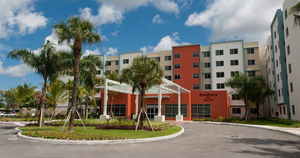Hotel By Marriott Airport