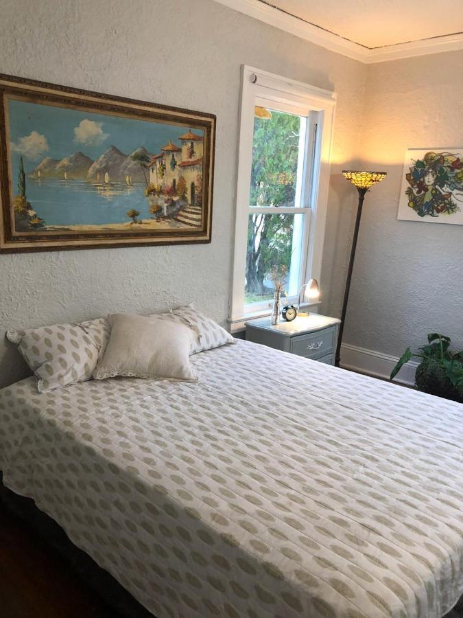 Comfy And Spacious With Free Parking *
