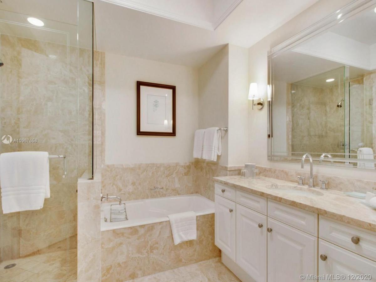 Aparthotel Four Seasons - Luxury Private Residences Miami