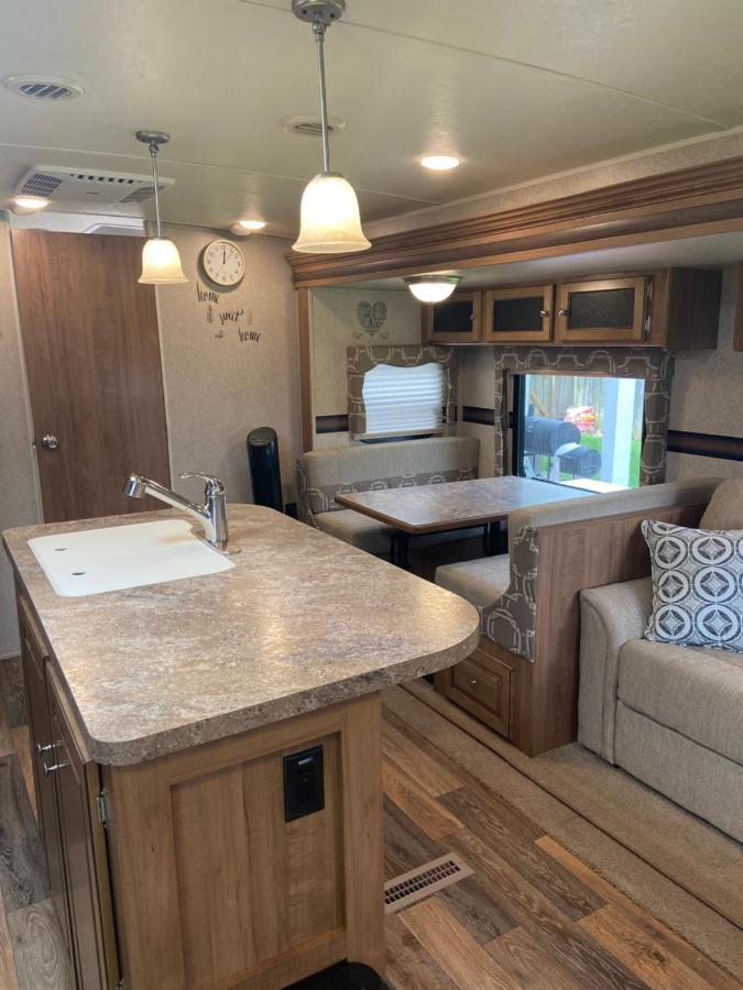 Campsite Cozy Camper - Free Parking *