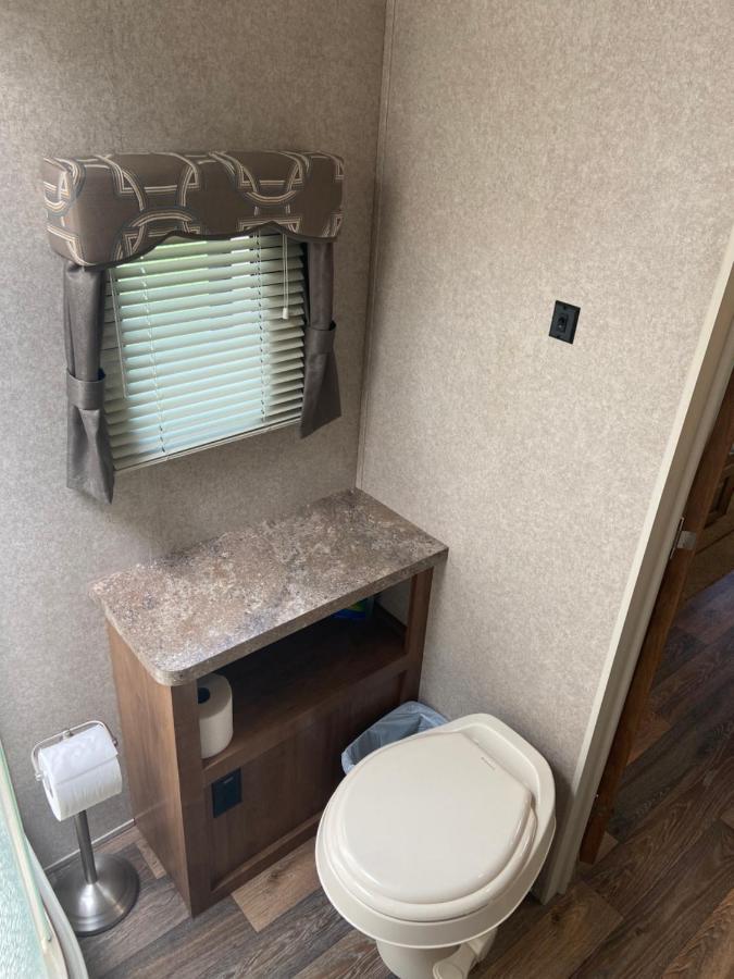 Cozy Camper - Free Parking *