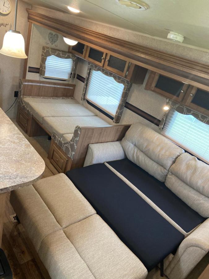 Cozy Camper - Free Parking