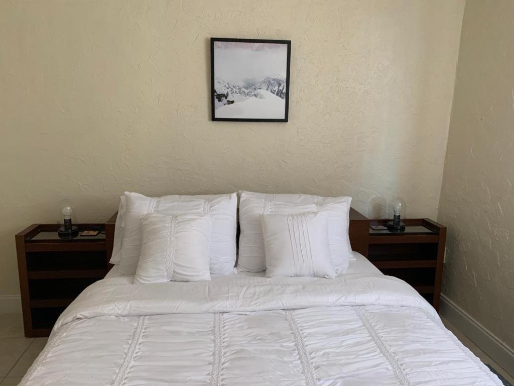 Hospedagem domiciliar Cozy Private Room, Near The Airport - Free Parking - 01 Miami