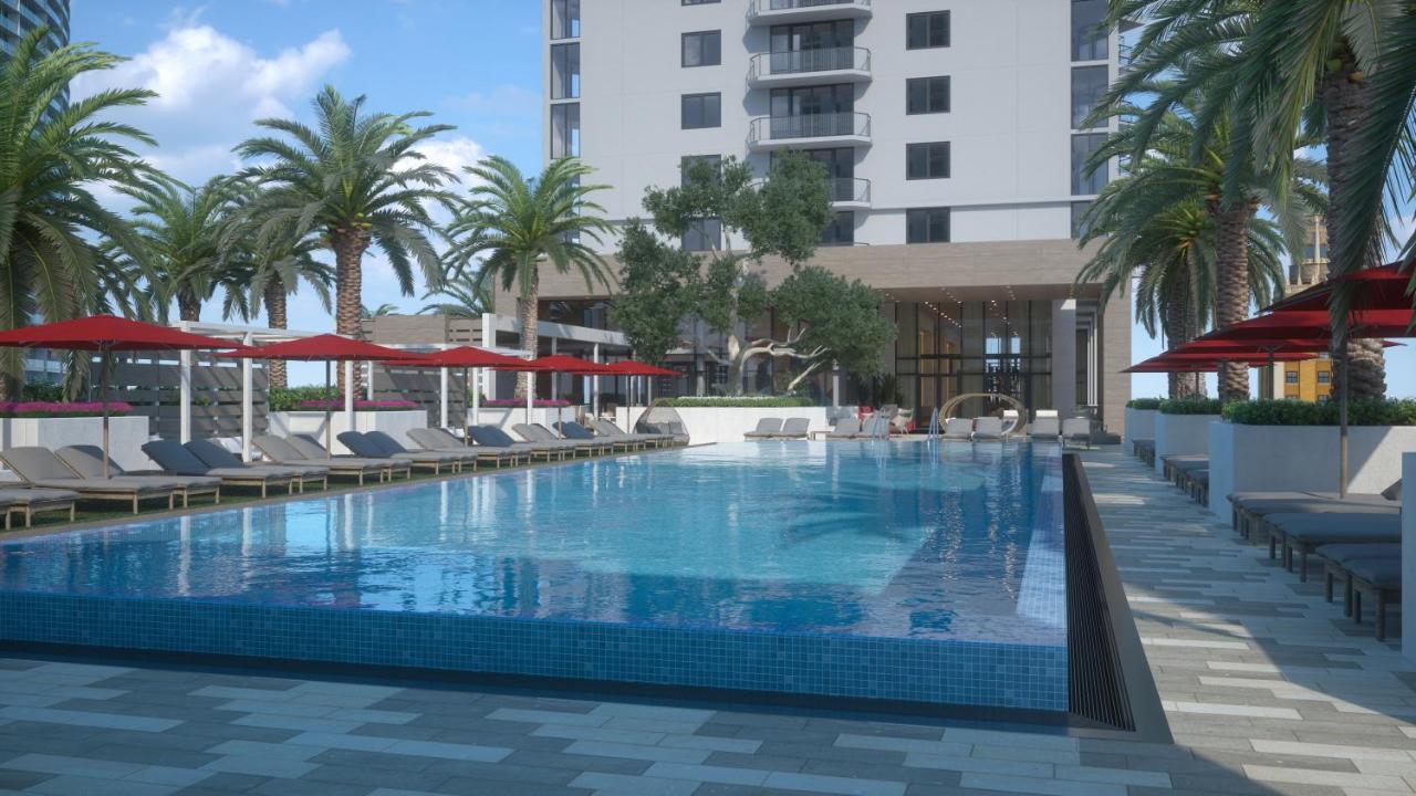 Global Luxury Worldcenter * Miami