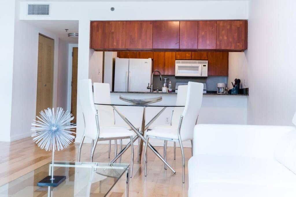 Luxury & Huge At Brickell, Free Parking, 6 Guests Miami