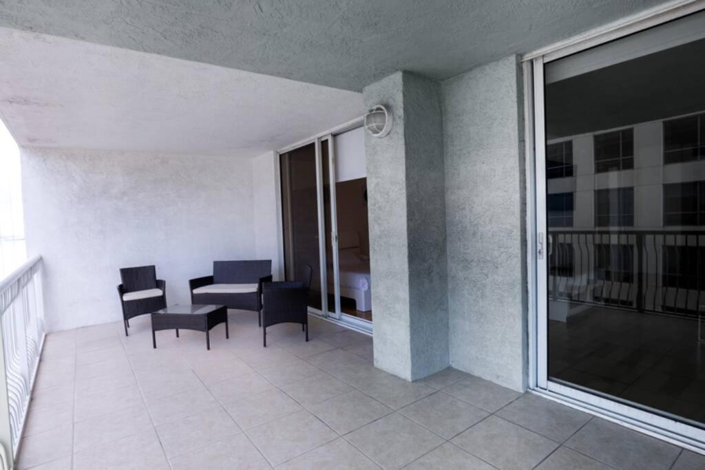 Luxury & Huge At Brickell, Free Parking, 6 Guests Apartment Miami