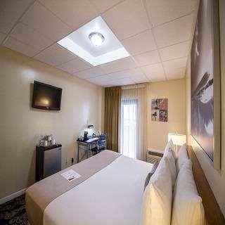 Regency Airport By Sonesta Hotel 3*