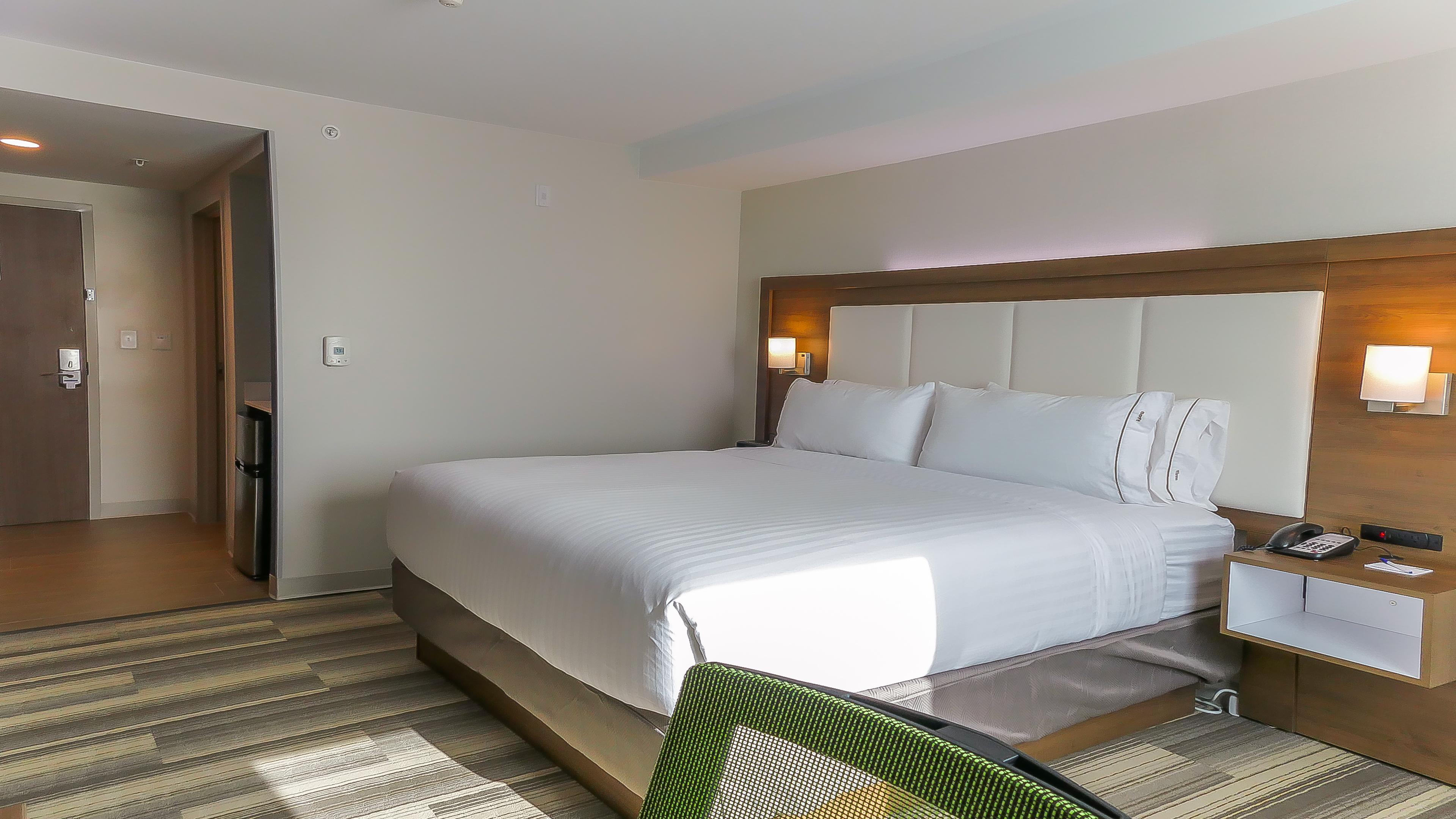Express & Airport East By Ihg Hotel 3*