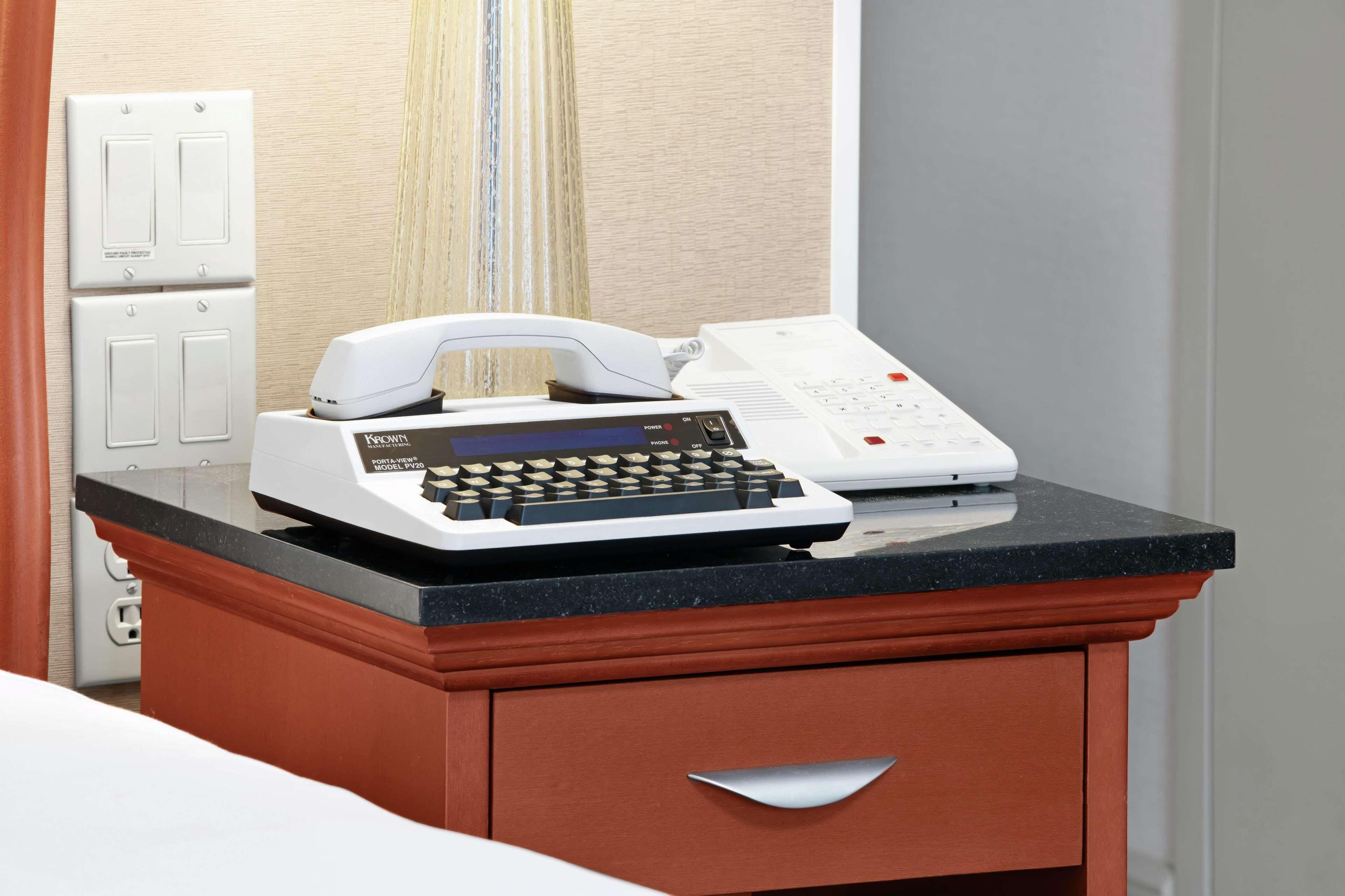 Doubletree By Hilton Airport & Convention Center Hotel