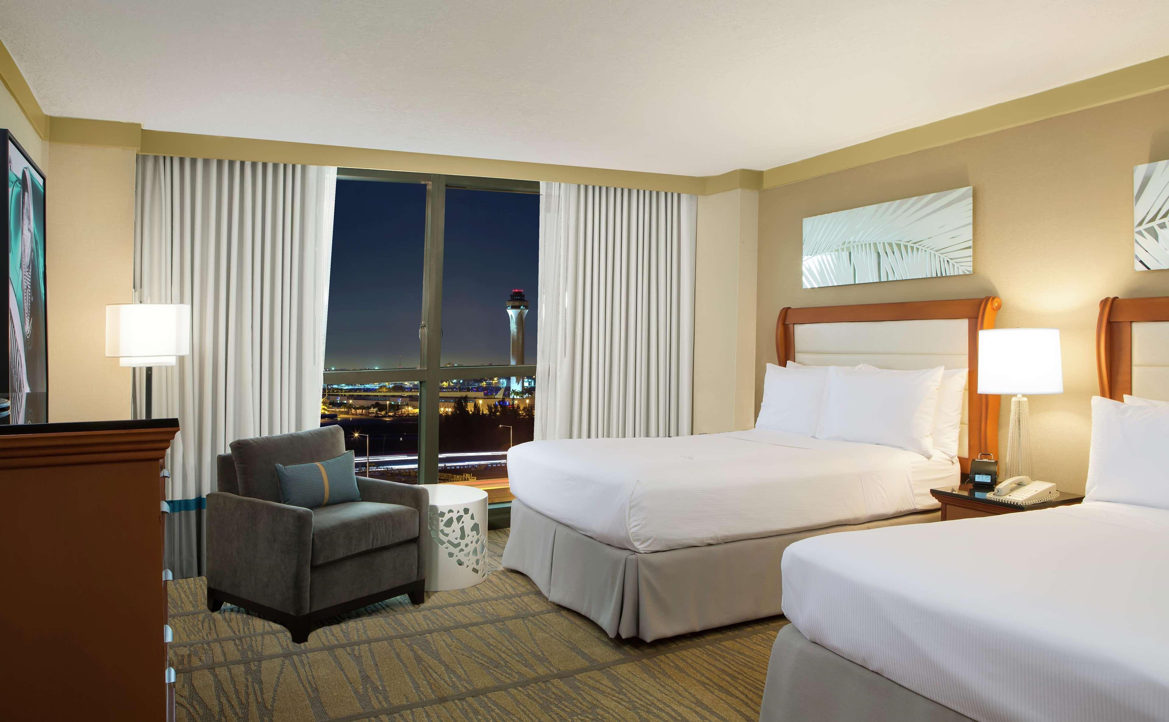 Hotel Doubletree By Hilton Airport & Convention Center Miami