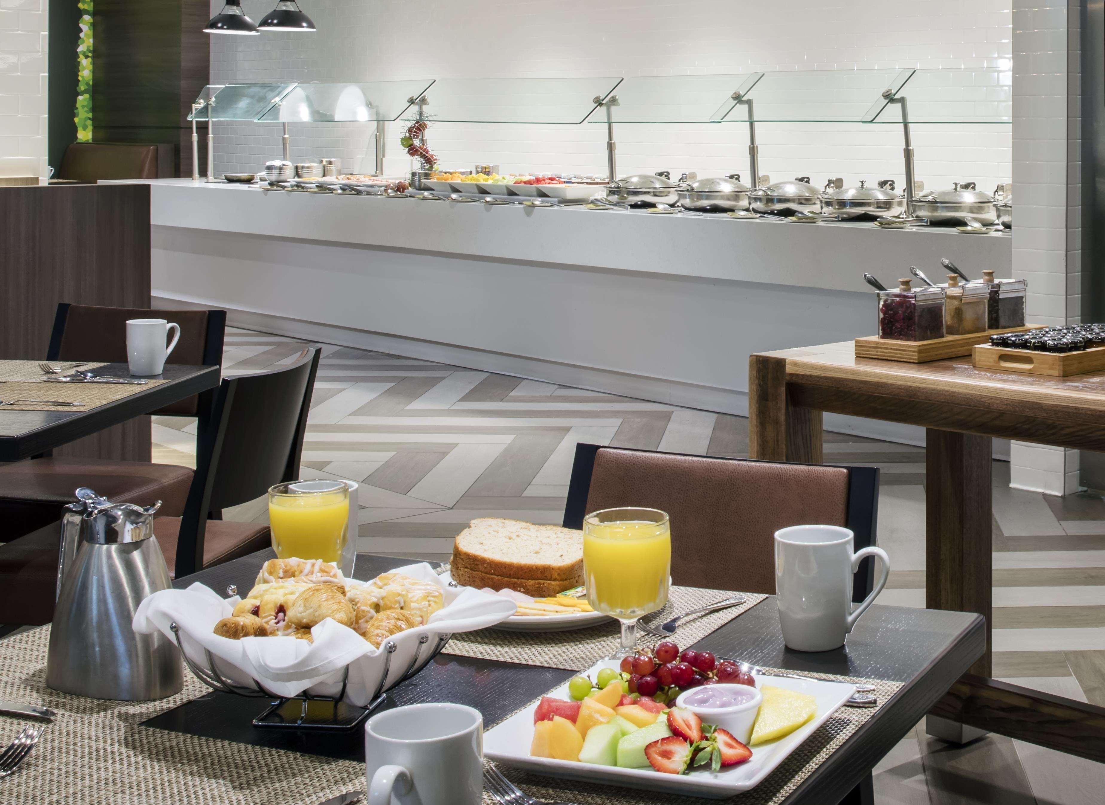 Hotel Doubletree By Hilton Airport & Convention Center Miami