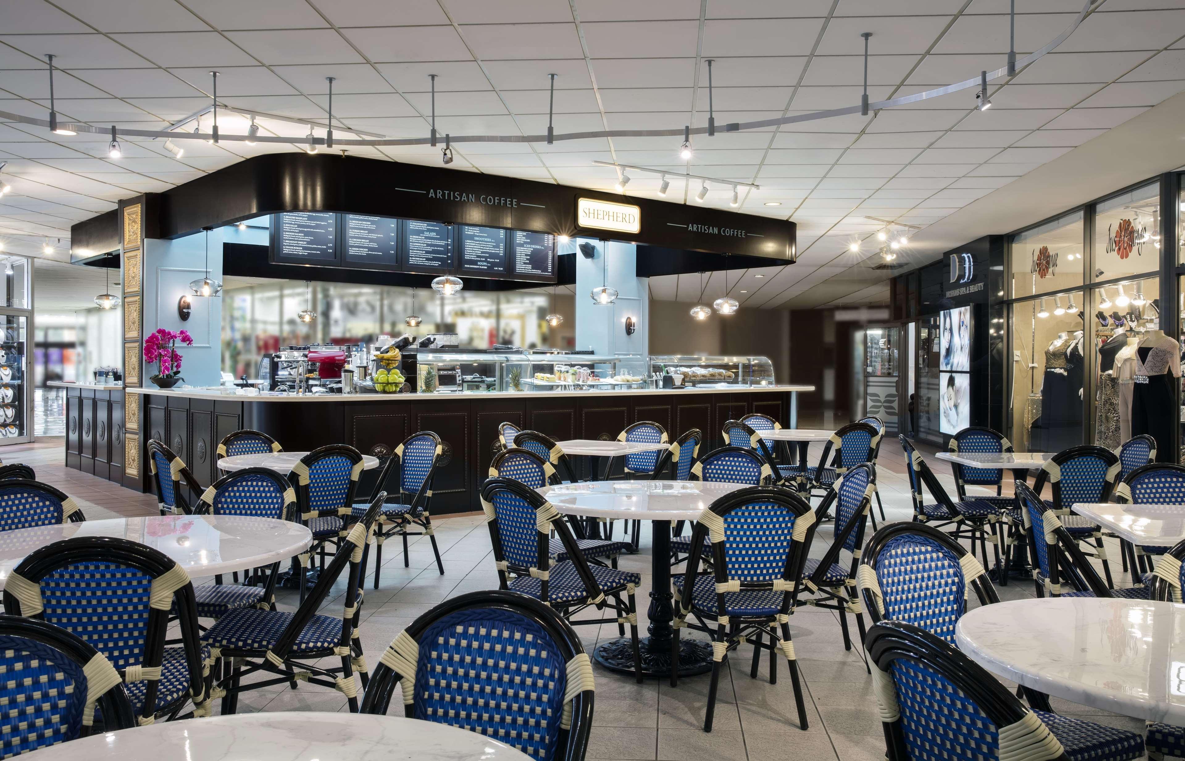 Doubletree By Hilton Airport & Convention Center 4*