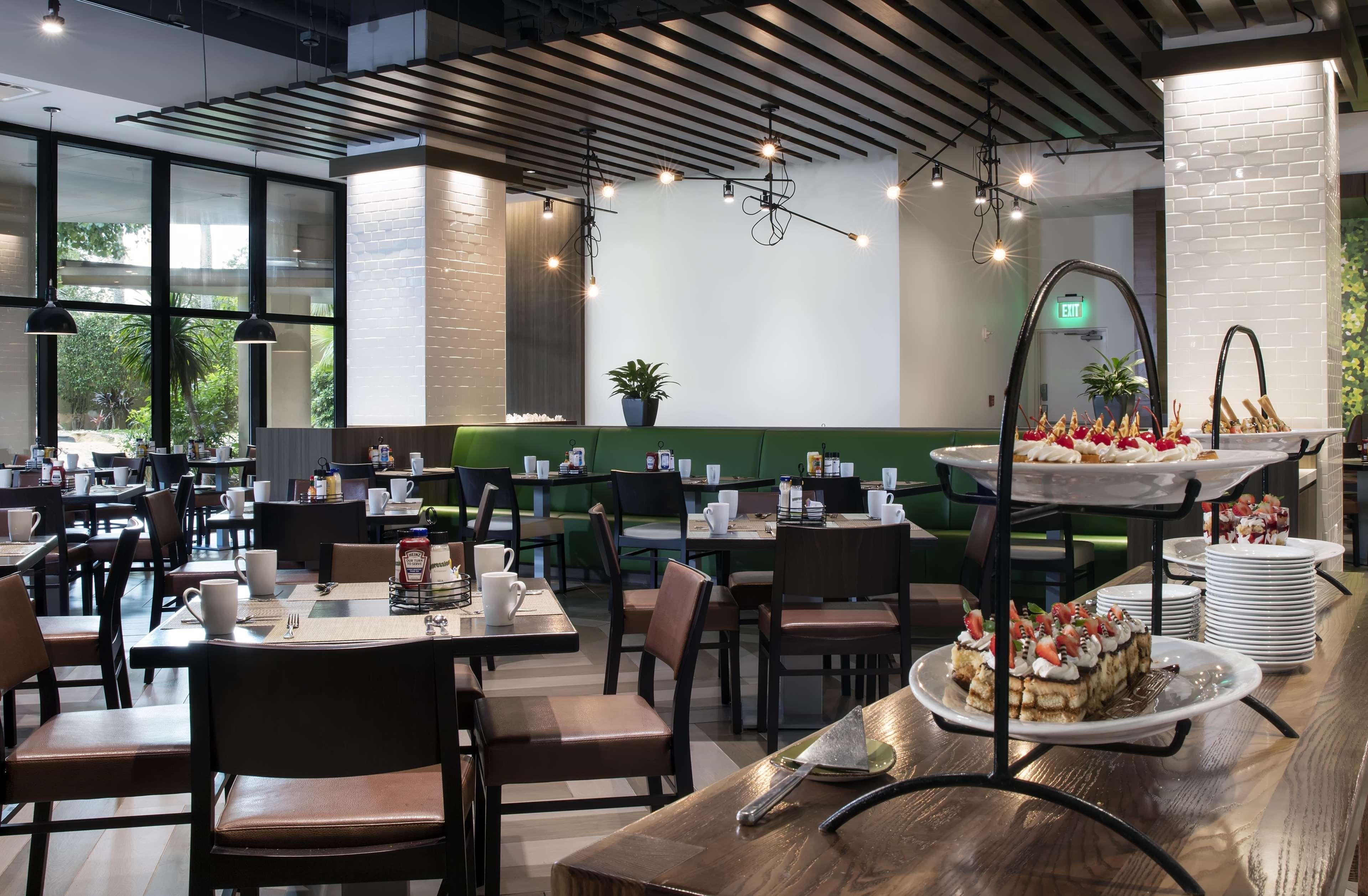 Doubletree By Hilton Airport & Convention Center Miami