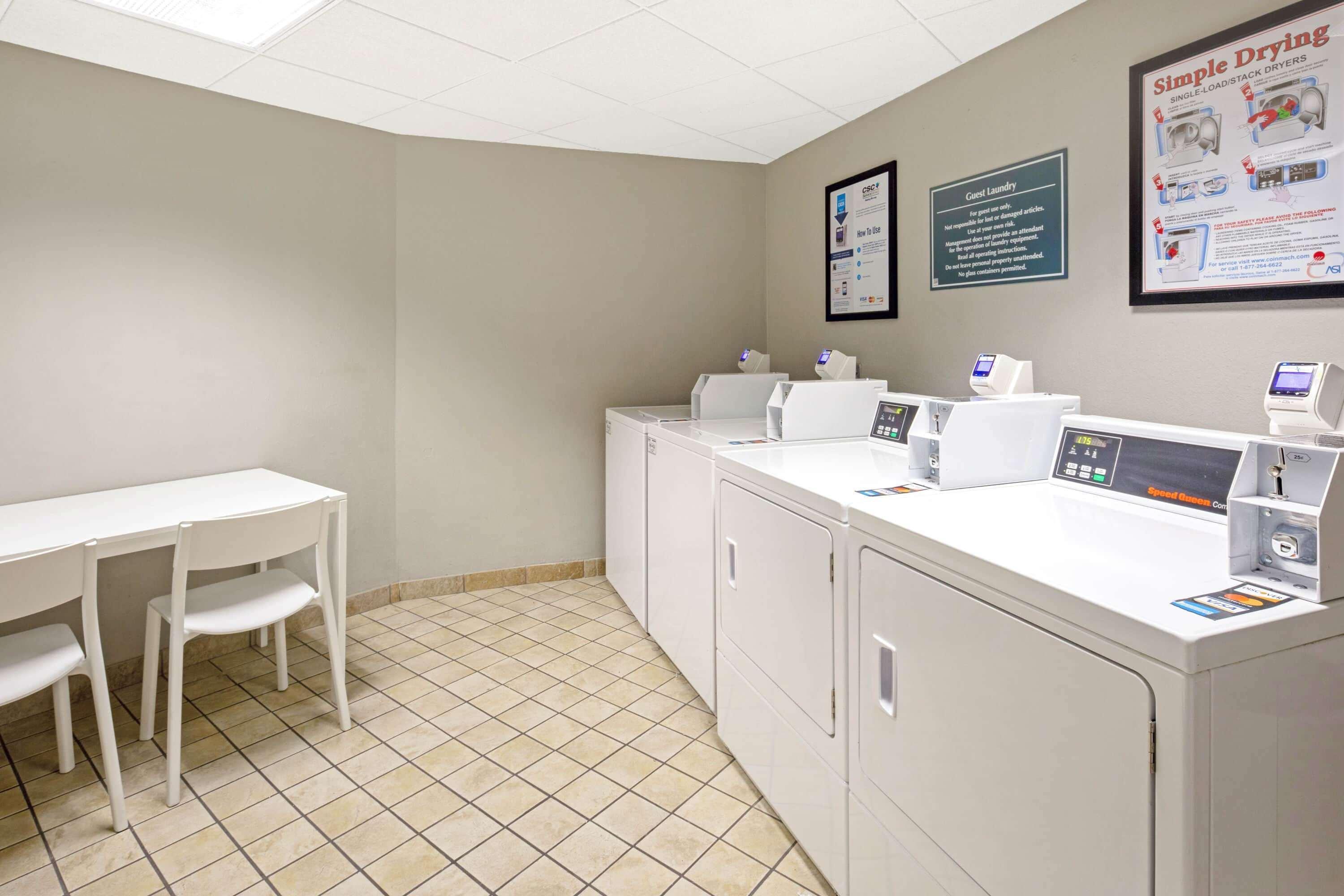 Hotel La Quinta By Wyndham Airport East