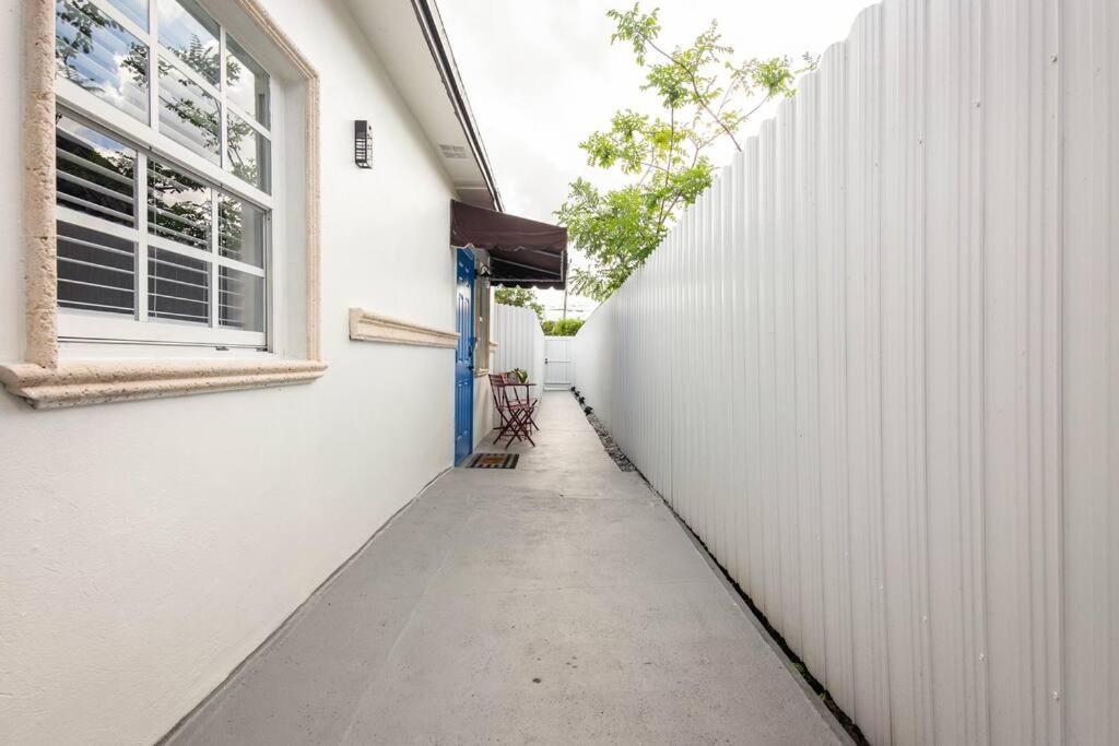 Sleeps 3, Cozy, Boho Style, In The Heart Of -free Parking Apartment