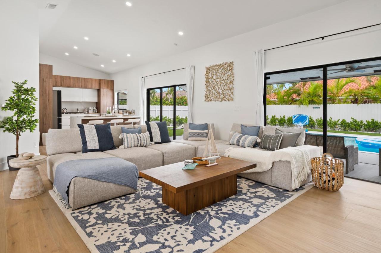 Paradise Miami, Luxury Gem With Heated Pool, Game Room, Fire Pit, 3 Bed 2 Bath Villa Miami