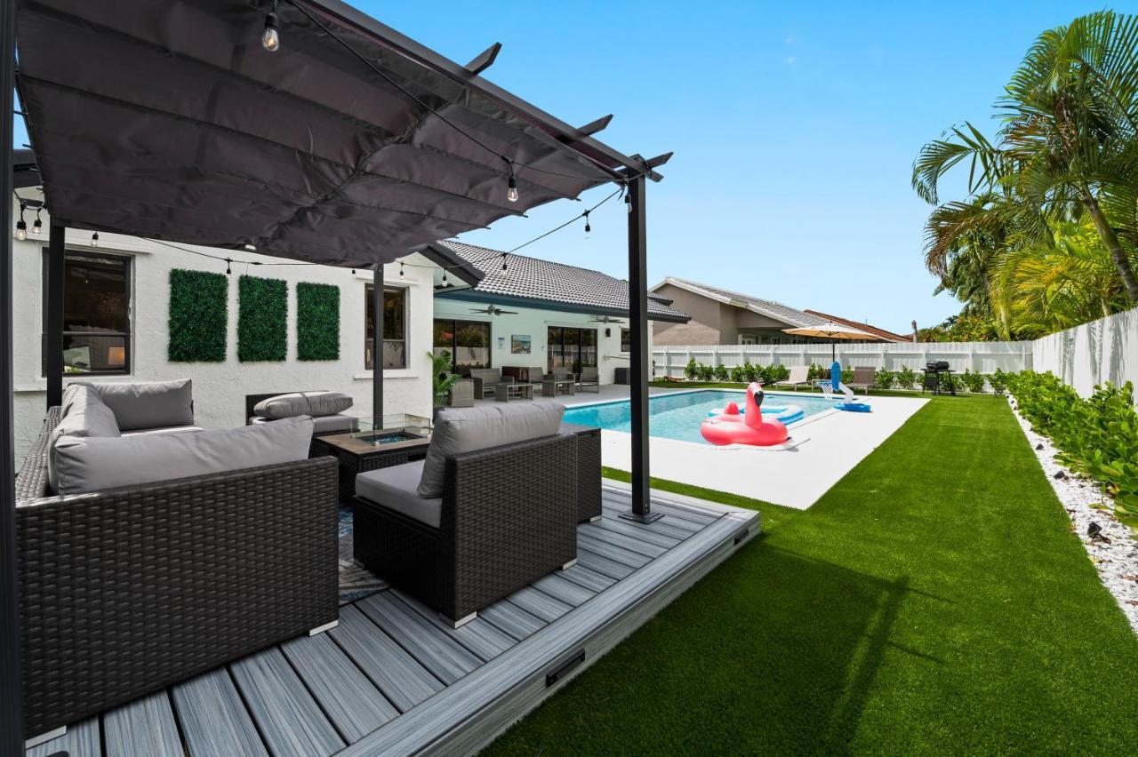 Paradise Miami, Luxury Gem With Heated Pool, Game Room, Fire Pit, 3 Bed 2 Bath Miami