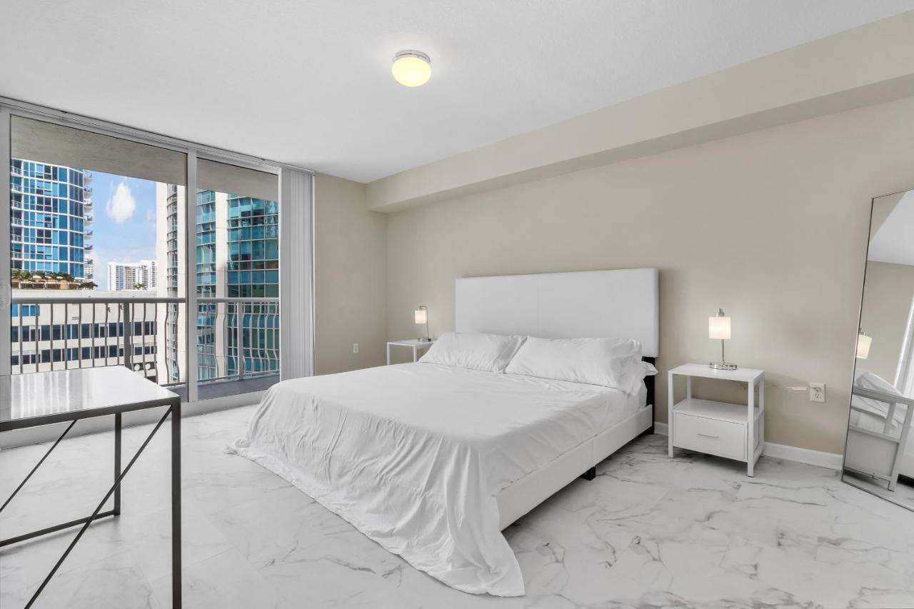 The Club At Brickell Bay Luxury *