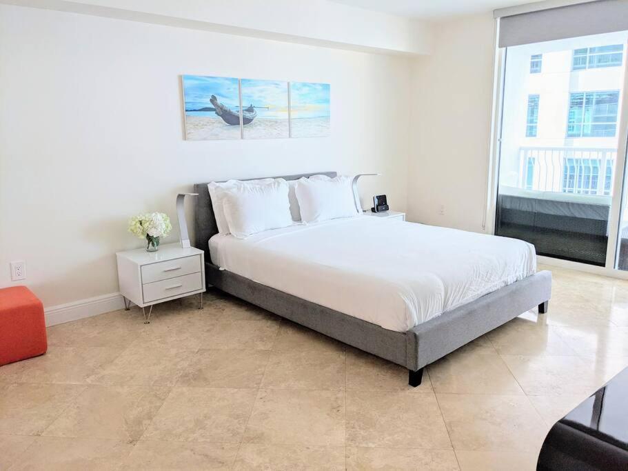 Fully Renovated One Bedroom @ The Club *