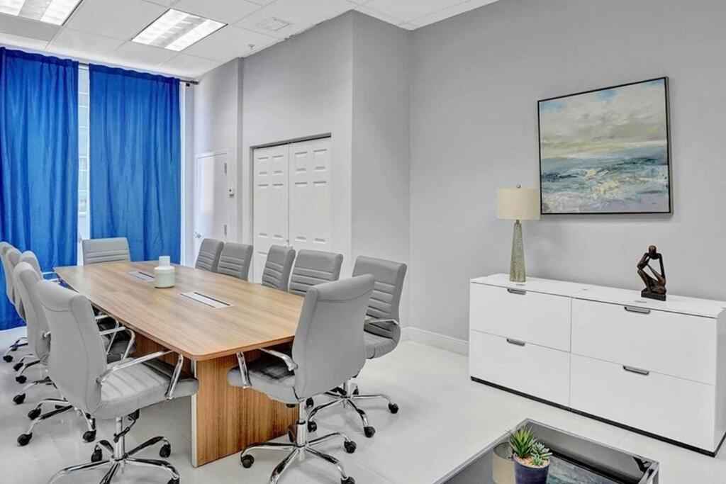 Fully Renovated One Bedroom @ The Club *
