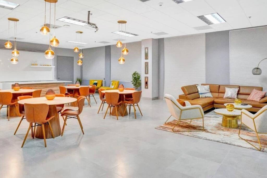Apartment Fully Renovated One Bedroom @ The Club Miami