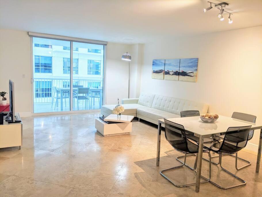 Fully Renovated One Bedroom @ The Club