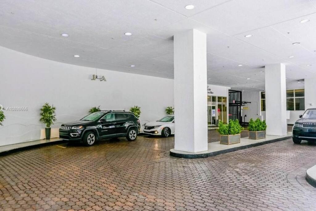 Fully Renovated One Bedroom @ The Club Miami