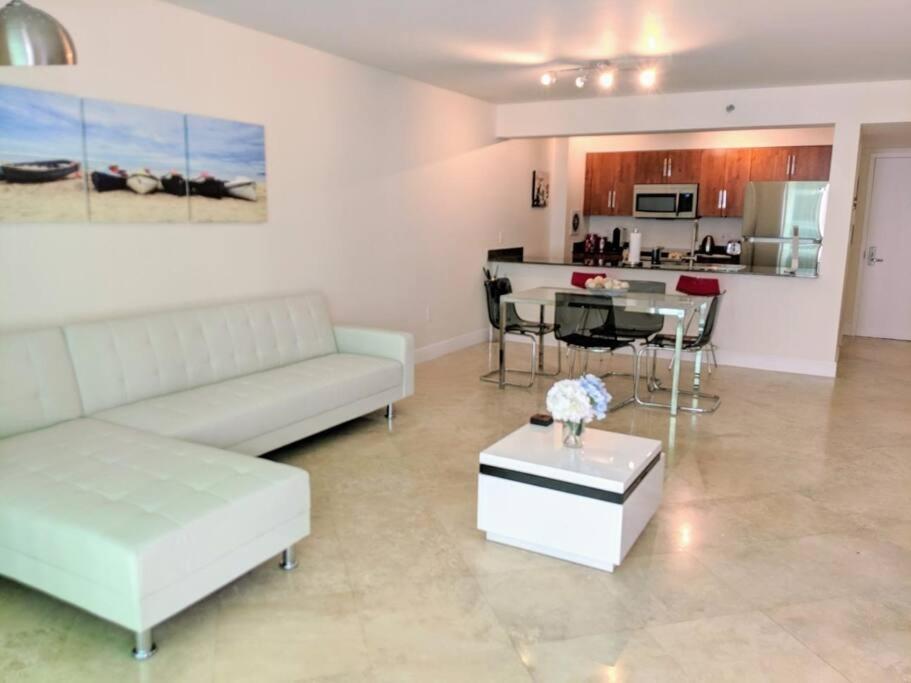 Fully Renovated One Bedroom @ The Club Apartment *