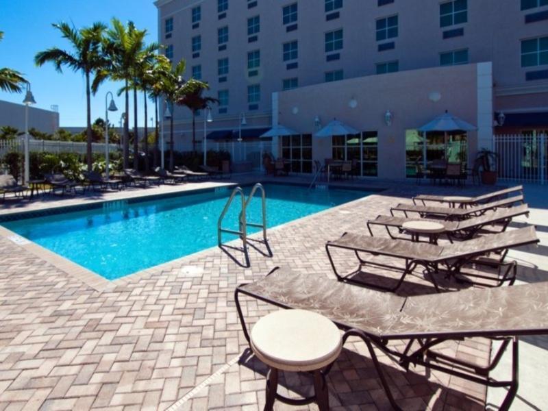 Express & Airport East By Ihg 3* Miami