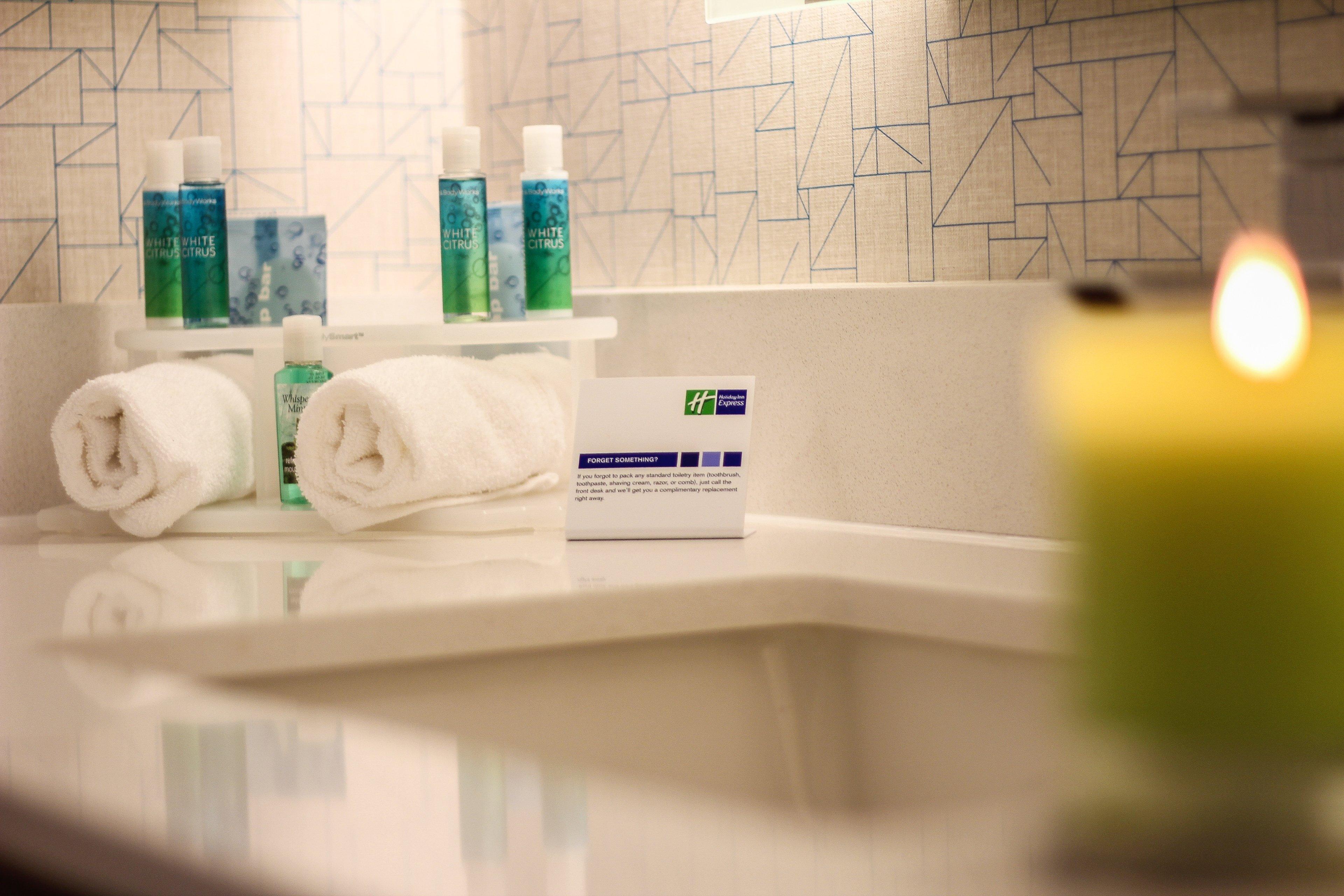 Express & Airport East By Ihg Hotel 3*