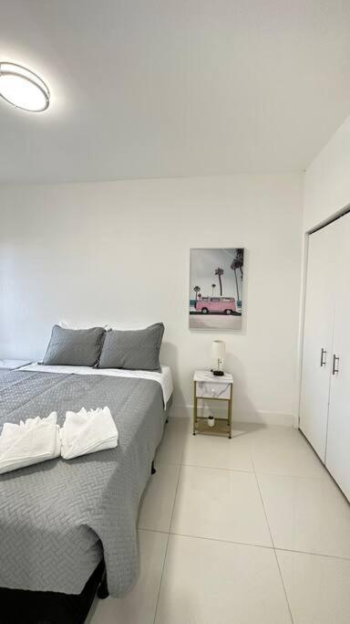 Stanza Hearth: Design District With Workstation * Miami
