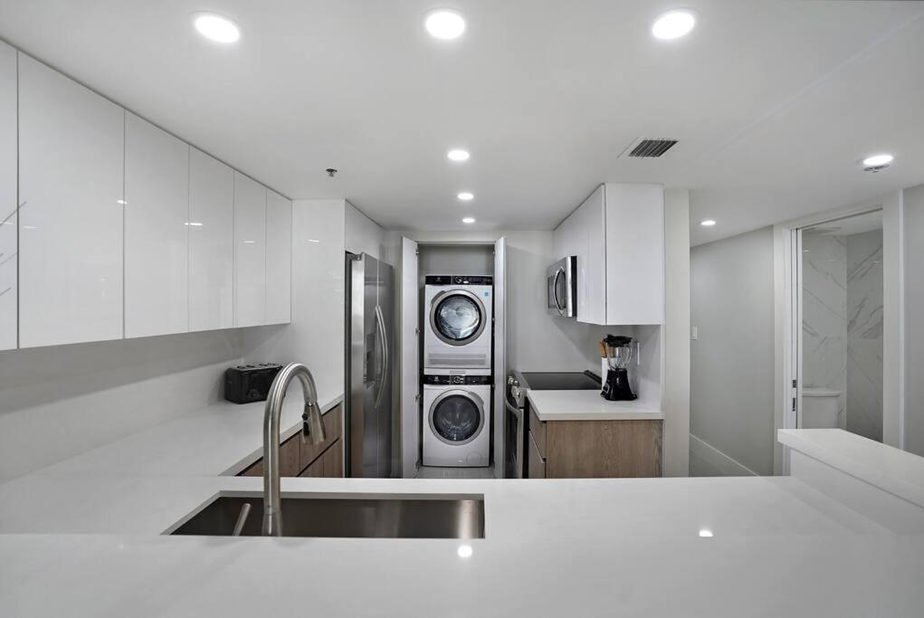 Shock Wave! New Renovated With Water Views! Apartment Miami