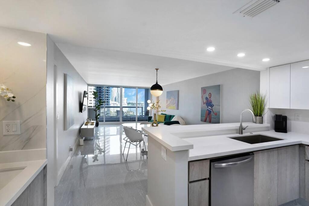 Apartment Shock Wave! New Renovated With Water Views!