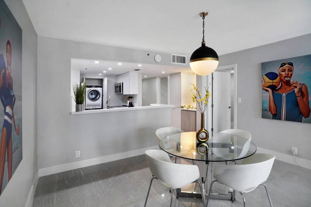 Shock Wave! New Renovated With Water Views! Miami
