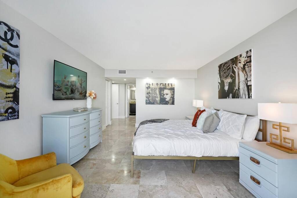 The Audrey! Penthouse With Direct Water Views! Apartment *