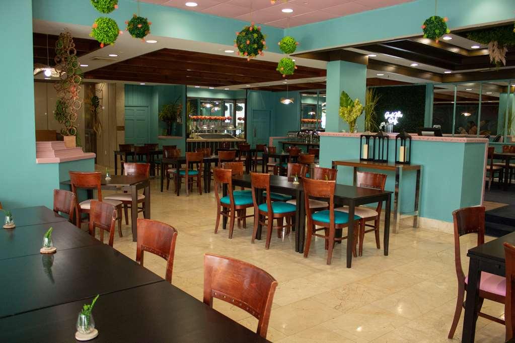 Regency Airport By Sonesta Hotel