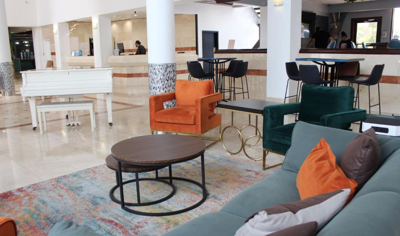 Hotel Regency Airport By Sonesta