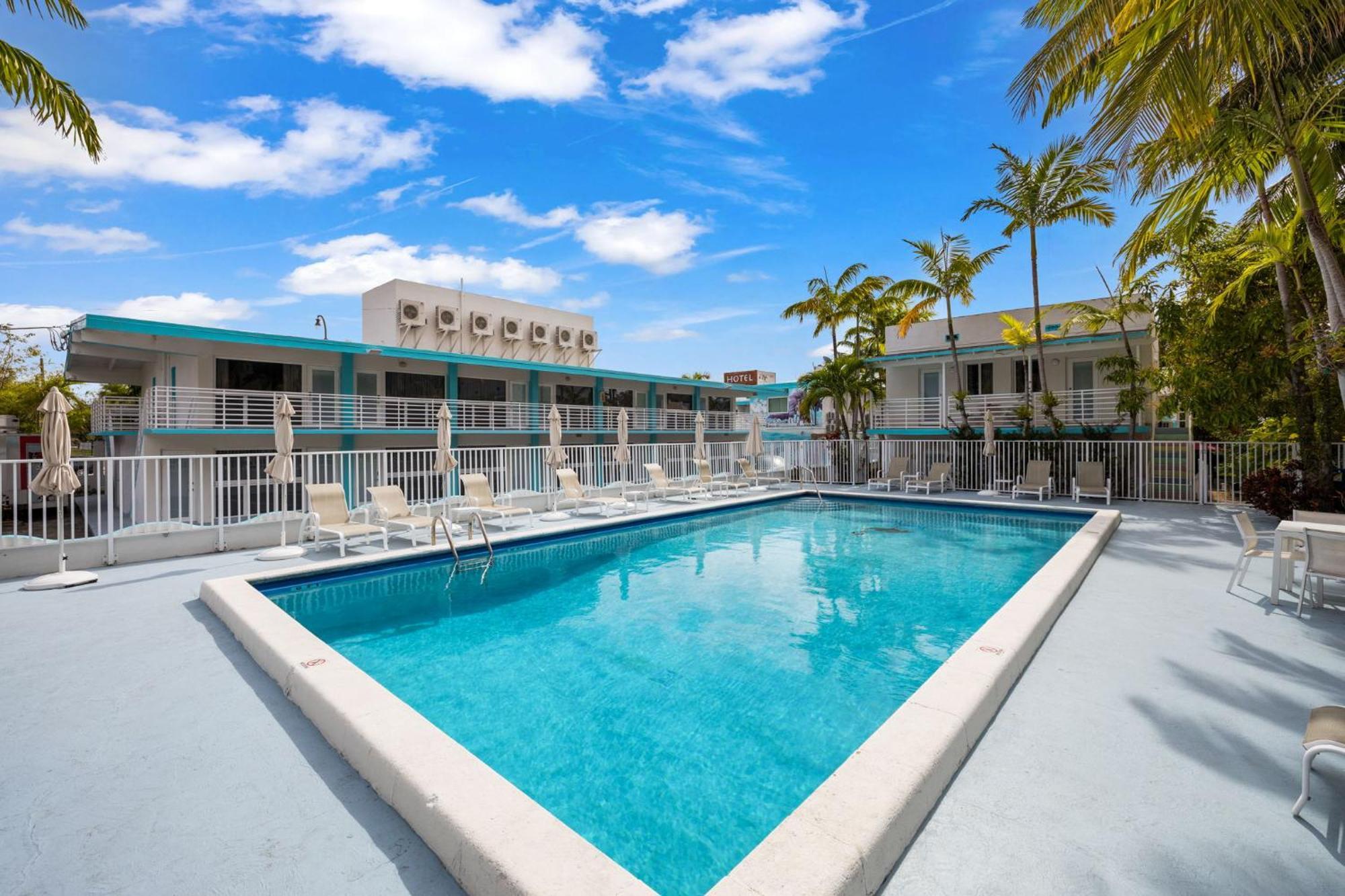 The New Yorker Hotel Miami
