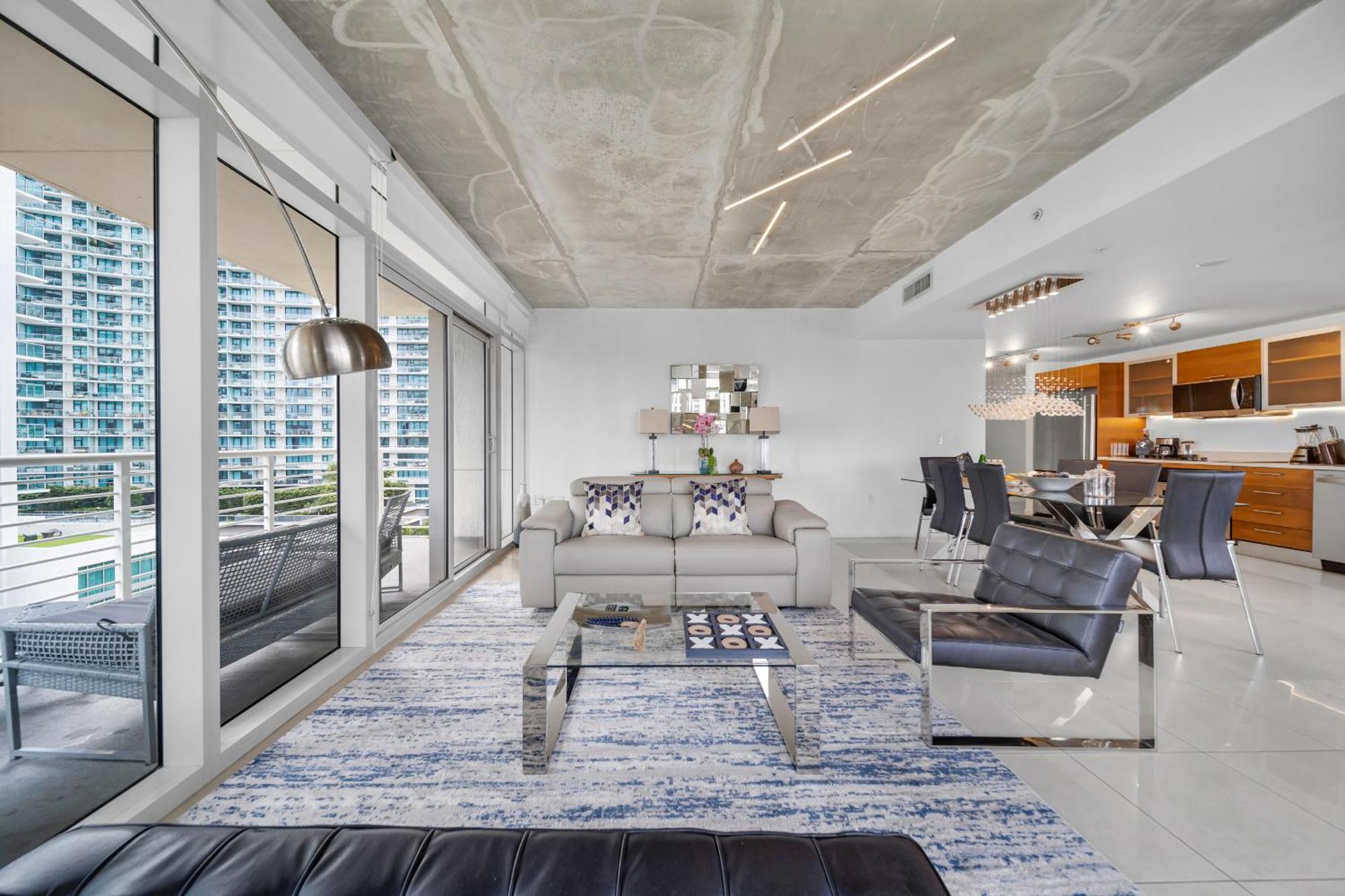 Spacious 3-bedroom Midtown Apartamento *