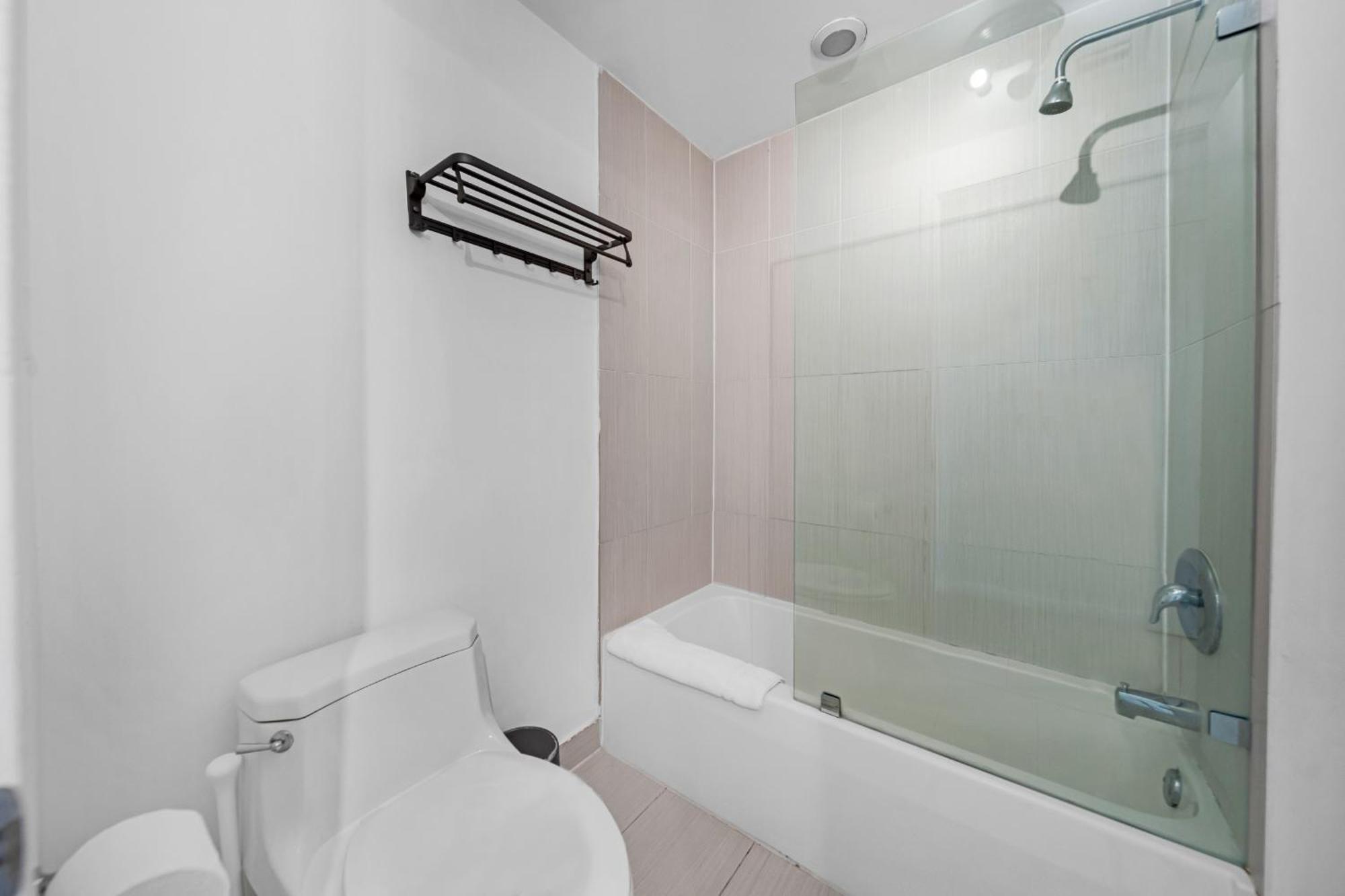 Apartamento Spacious 3-bedroom Midtown *
