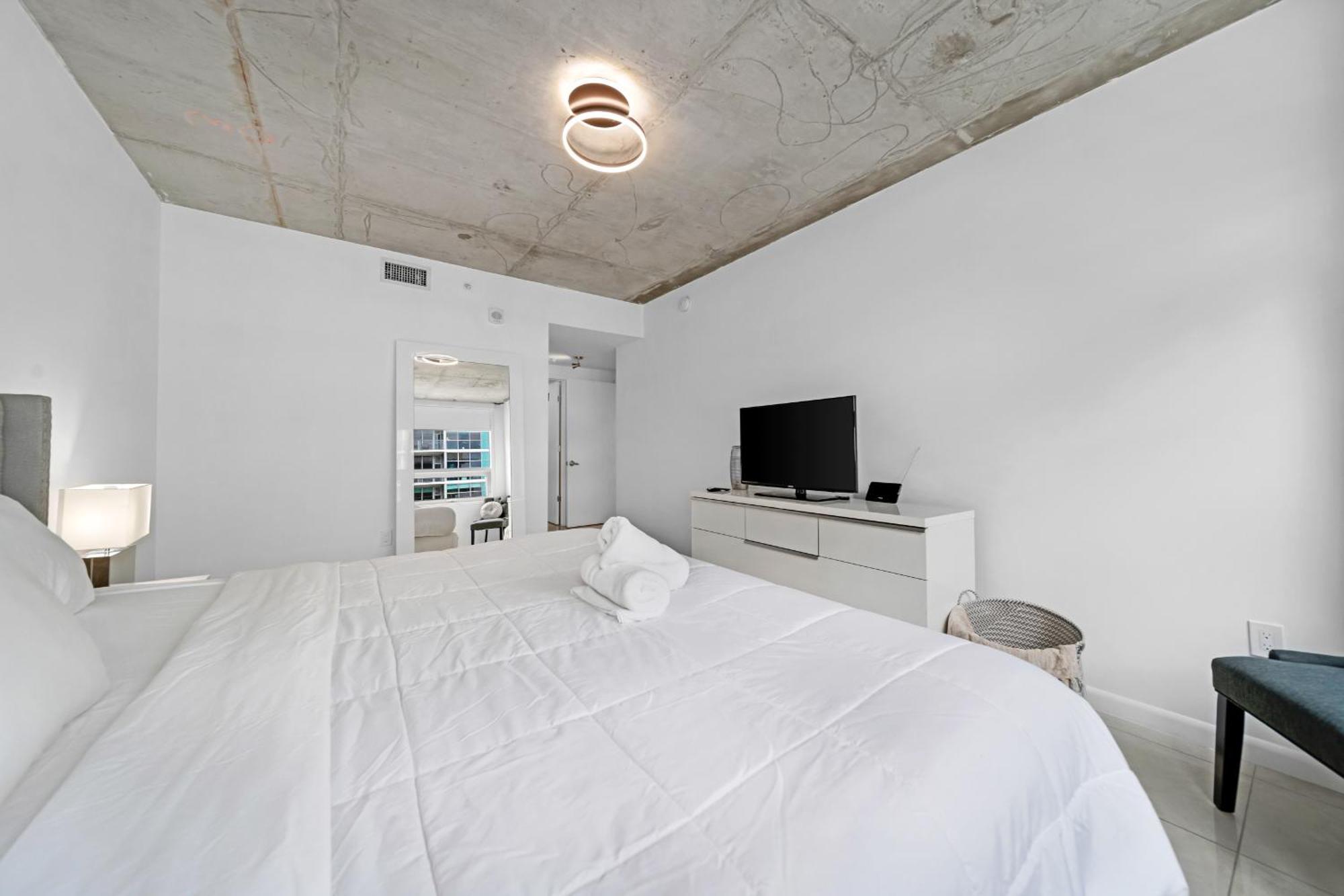 Spacious 3-bedroom Midtown Apartamento *