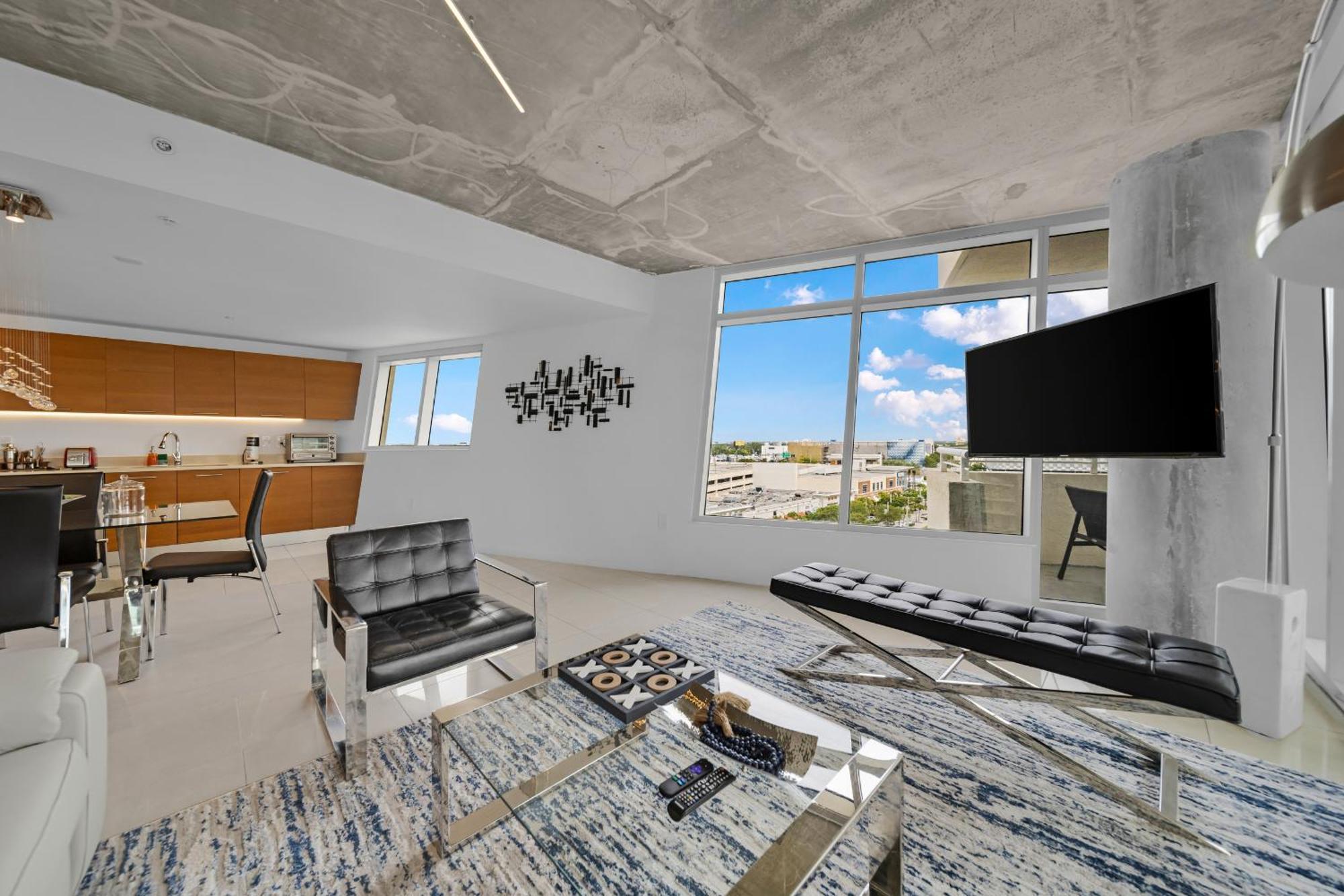Spacious 3-bedroom Midtown Apartamento